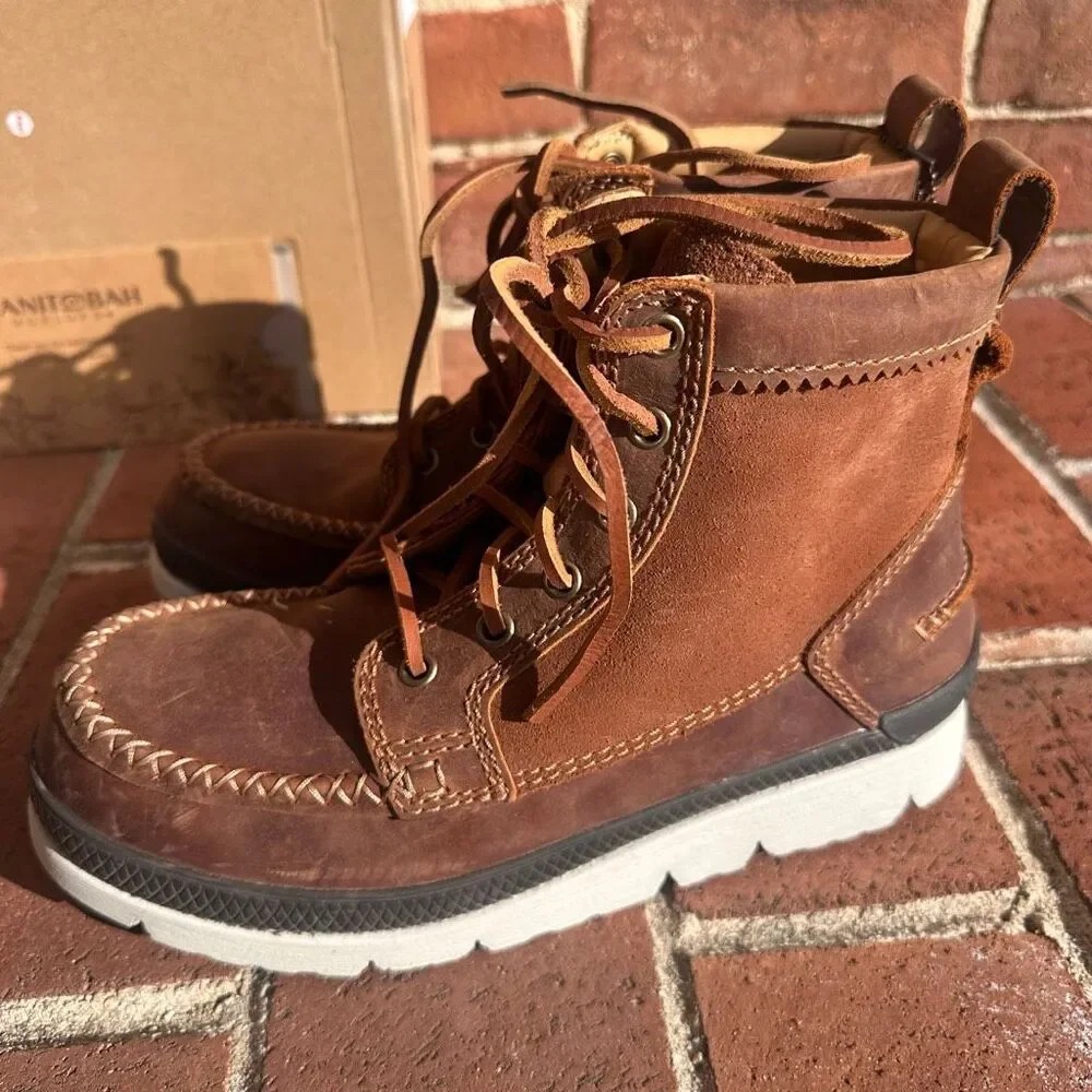 Manitobah $150 Mesa Moc Toe Sneaker Boots Copper Brown Mens 7 NEW